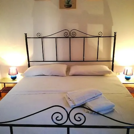 Degli Oleandri, Gallipoli
